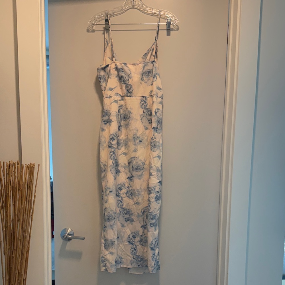 Cider Blue and Cream Floral Midi Dress - Picture 2 of 5